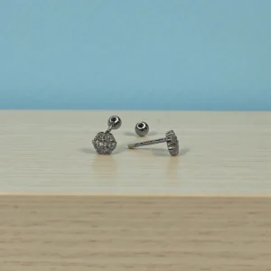 Flower Seven Tiny Zircons Ear Studs Silver