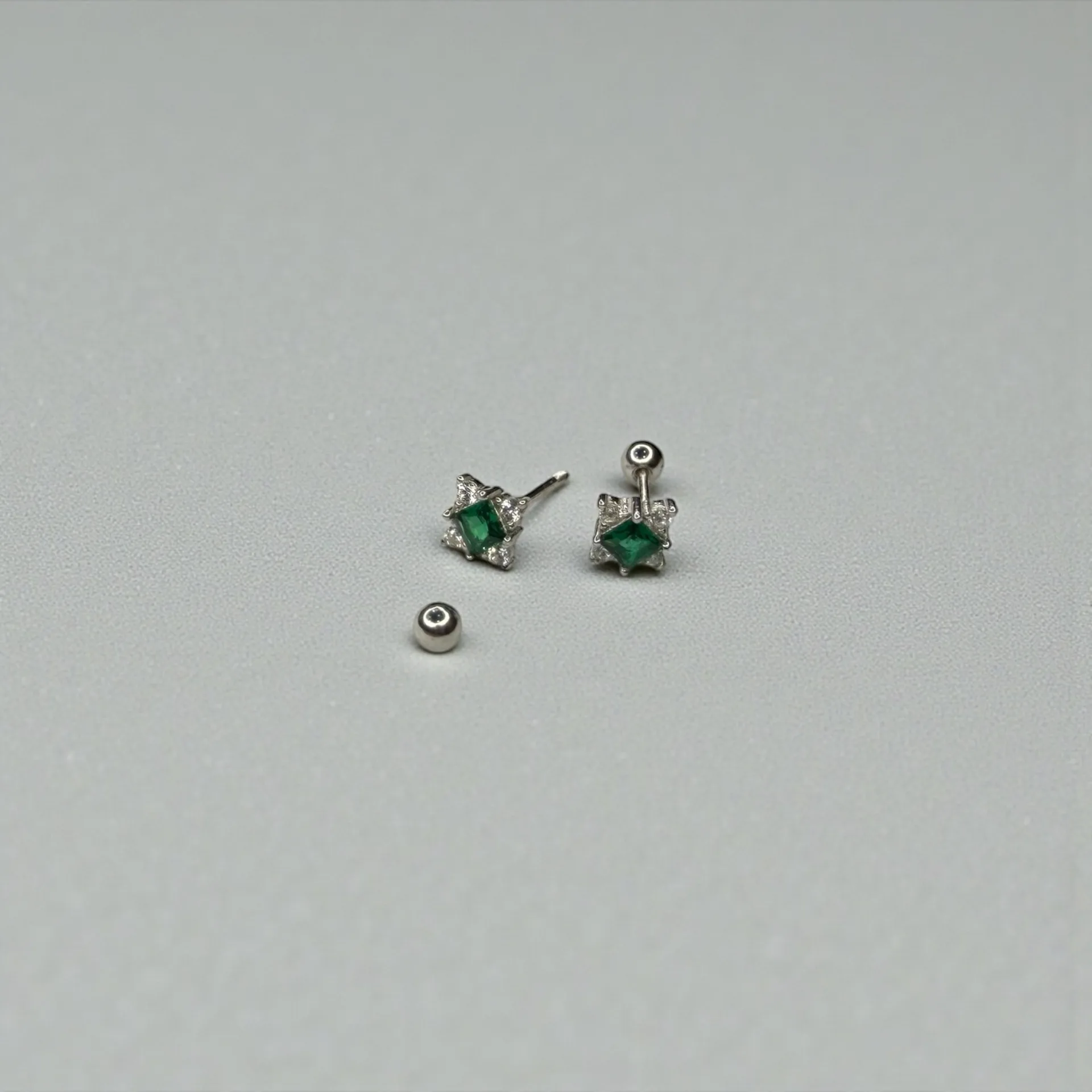 Green Geometric Shape with Zircons Ear Studs Silver